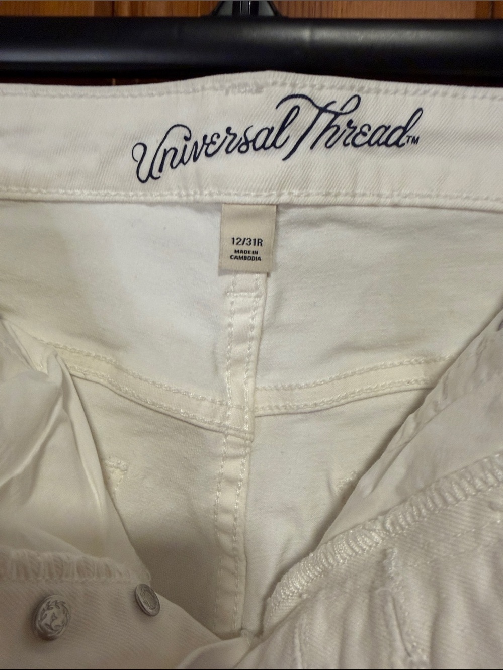 Universal Thread Women's Cream Cropped Jeans - Picture 4 of 7